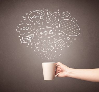 Çay bardağı tutan el