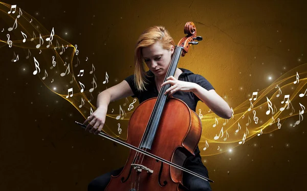 Compositore solitario che suona il violoncello — Foto Stock