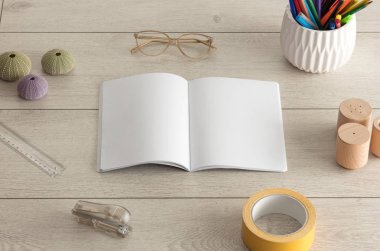 Defter ile office araçları katta
