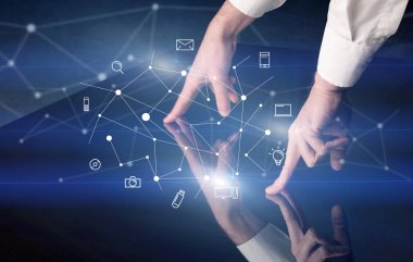 Etkileşimli tablo dokunmadan eller