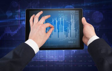 Tablet kullanma ve mali rapor kavramı kontrol el