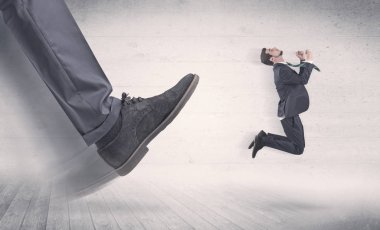 Koca ayak yangın küçük iş adamı