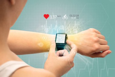 Döngüsü ve smartwatch kavramı.