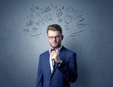 İşadamı holding mikrofon