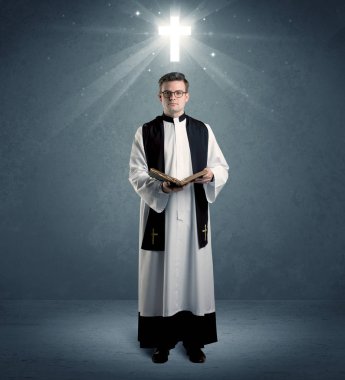 onun nimet veren genç rahip