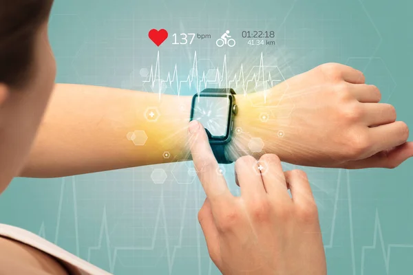 Ciklus és smartwatch koncepció. — Stock Fotó