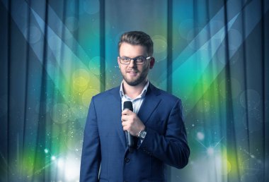 İşadamı holding mikrofon