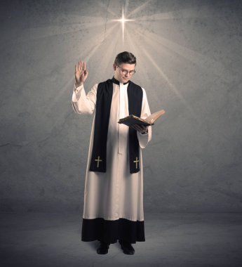 onun nimet veren genç rahip