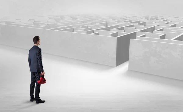 Businessman starting a labyrinth challenge — Stock Photo, Image