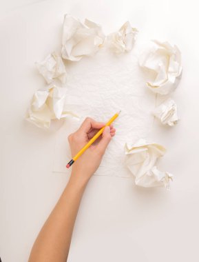 El buruşuk kağıt yazma