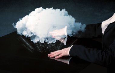 Etkileşimli tablo dokunmadan eller