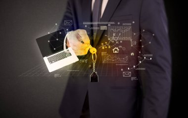 Grafikleriyle tuşu tutmakta işadamı