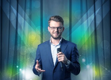 İşadamı holding mikrofon