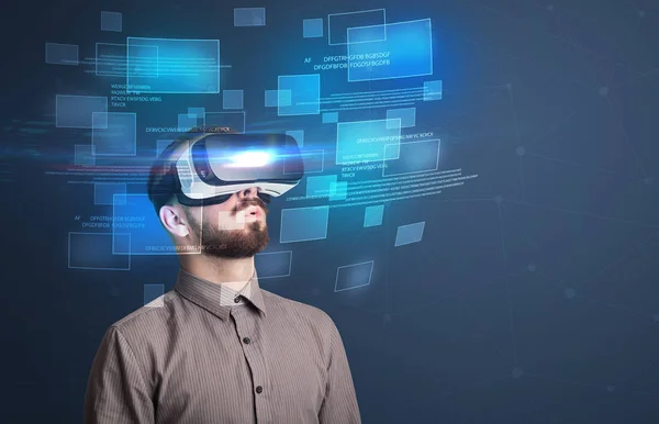 Geschäftsmann mit Virtual-Reality-Brille — Stockfoto