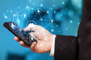 El telefon merkezi bağlantılı bulut sistem kavramı ile kullanma