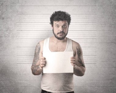 Gangster hapiste yakalandı