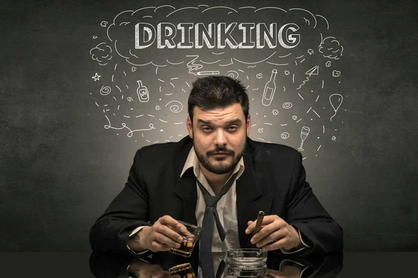 Dronken man met drinken, drugs, kater, alcohol, drugs concept — Stockfoto