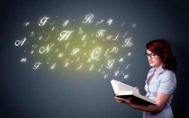 Genç Bayan kitap harfleri ile