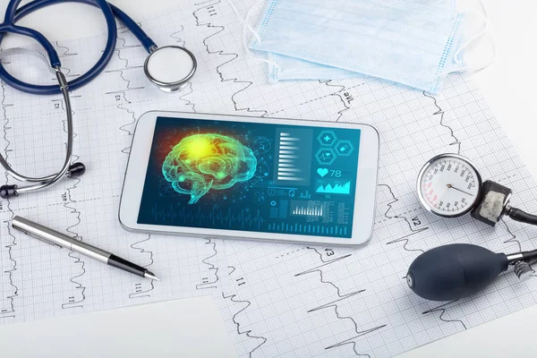 Tablet beyin işlevselliği konsepti ile tanılama