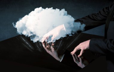 Etkileşimli tablo dokunmadan eller