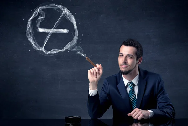 Businessman smoking cigarette. — Stock Photo, Image