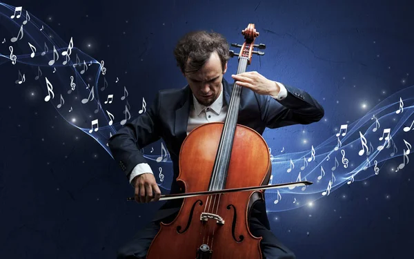 Compositore solitario che suona il violoncello — Foto Stock