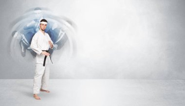 İşadamı boş duvar arka plan ile mücadele