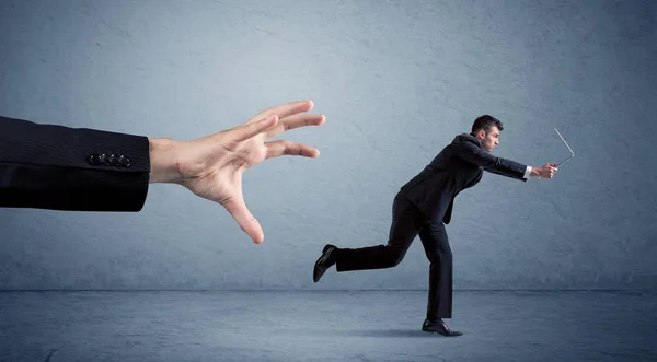 Empresario corriendo de la mano — Foto de Stock