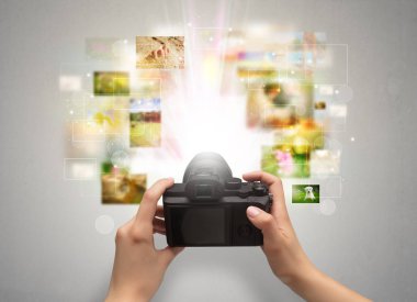 El yaşam olayları digital fotoğraf makinesi ile yakalar.