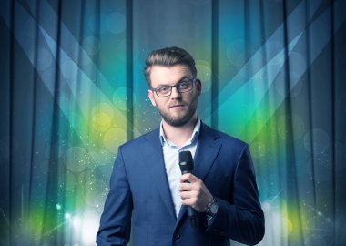 İşadamı holding mikrofon