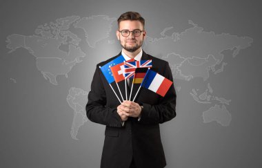 Adam bayrağı ve harita arka plan ile ayakta