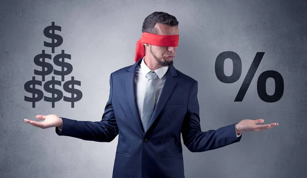 Muž s mašlí na oku drží znaky dolaru — Stock fotografie