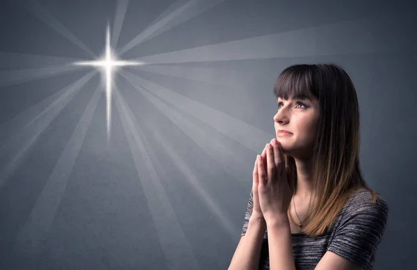 Praying young girl — Stock Photo, Image