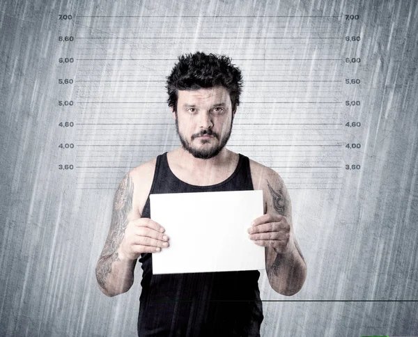 Gangster hapiste yakalandı