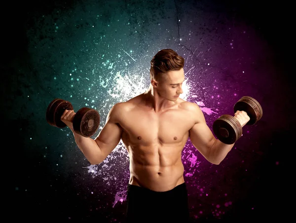Attractive musculous guy lifting weight — Stock Photo, Image