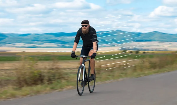 Cycliste occasionnel vélo d'équitation très rapide — Photo