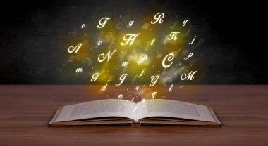 Kitap üzerinde alfabesi harfleri 