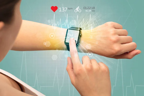 Ciclo e concetto di smartwatch . — Foto Stock