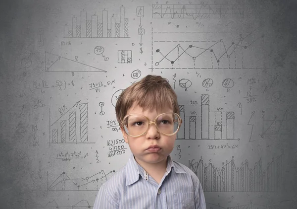 Adorable niño pequeño con concepto estadístico —  Fotos de Stock