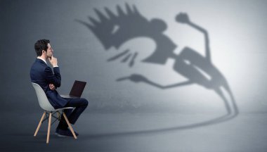 İşadamı pazarlık canavarı gölgeli