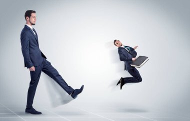 Genç işadamı patron tarafından ateş