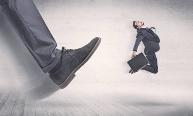 Koca ayak yangın küçük iş adamı