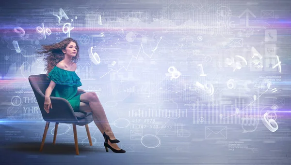Kvinna sitter med siffror och rapporter koncept — Stockfoto
