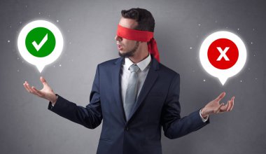 Blindfolded işadamı seçmek çalışıyor