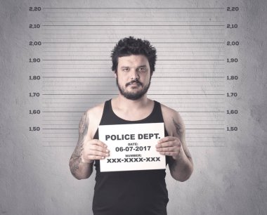 Gangster hapiste yakalandı