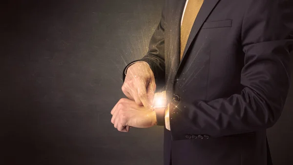 Businessman wearing smartwatch. — Stock Photo, Image