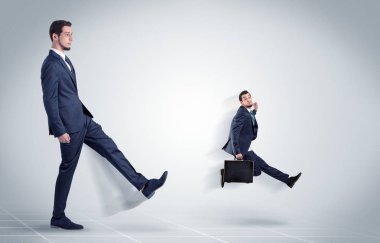 Genç işadamı patron tarafından ateş