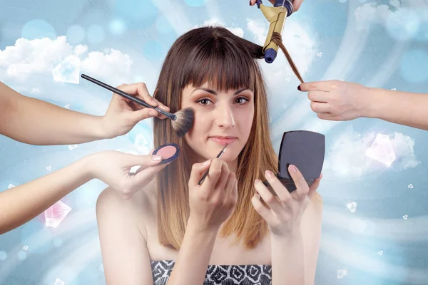 Jolie fille portrait dans le salon de beauté — Photo