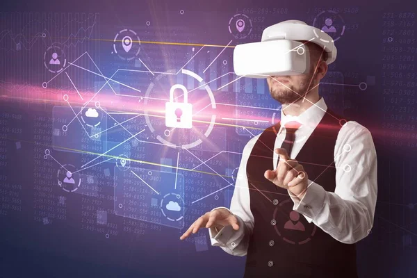Hombre con gafas VR desbloqueando el concepto de red 3D —  Fotos de Stock