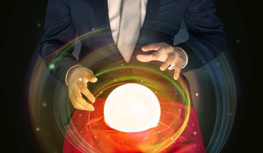 Sihirli top Word'de geleceği isteyen adam